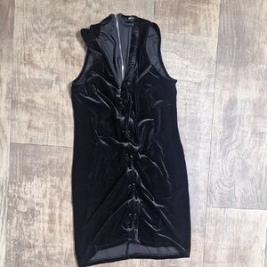 Elegant Black Velvet Sleeveless Dress
